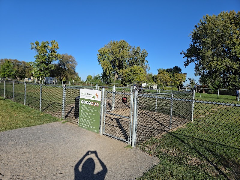 Enclos canins dog park in Repentigny, Quebec