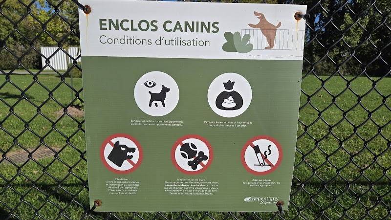 Enclos canins dog park in Repentigny, Quebec