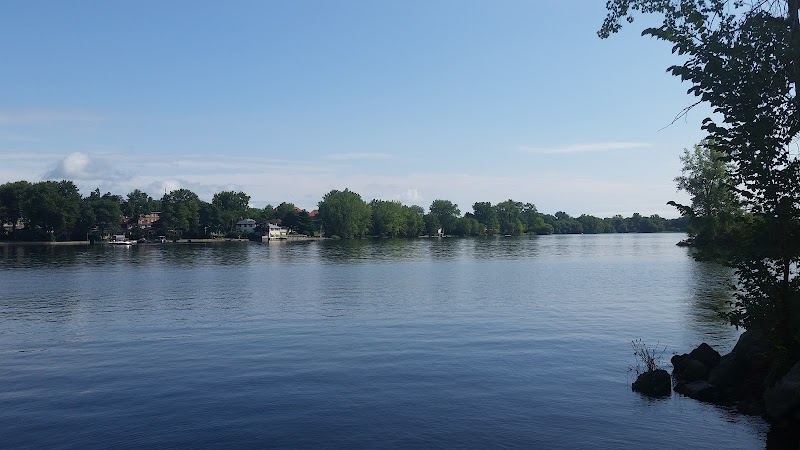 Dog Park dog park in L'Île-Perrot, Quebec
