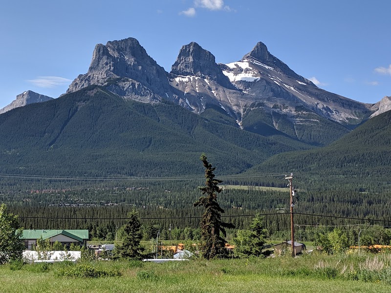 Elk Run Dog Park dog park in Canmore, Alberta