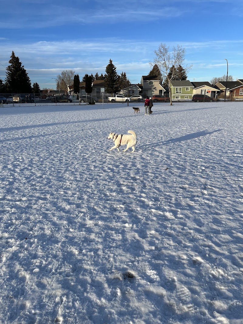 Mcknight/Falconridge Dog Park dog park in Calgary, Alberta