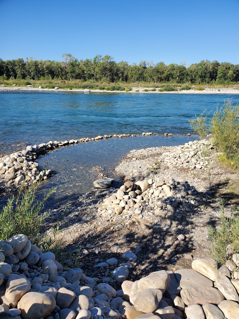 Albert Park Radisson Heights Off Leash Area dog park in Calgary, Alberta