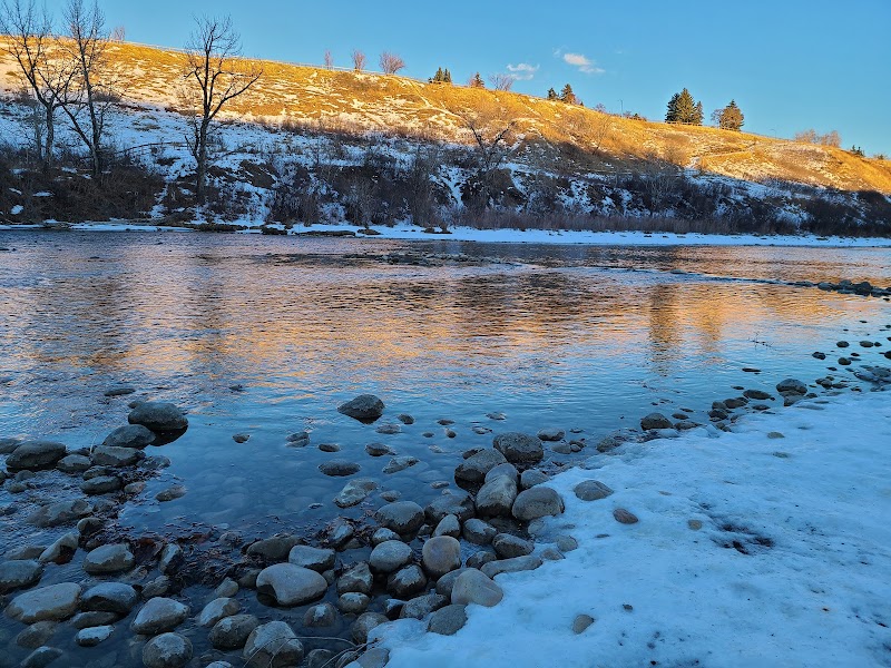 Riverdale Off Leash Dog Park dog park in Calgary, Alberta