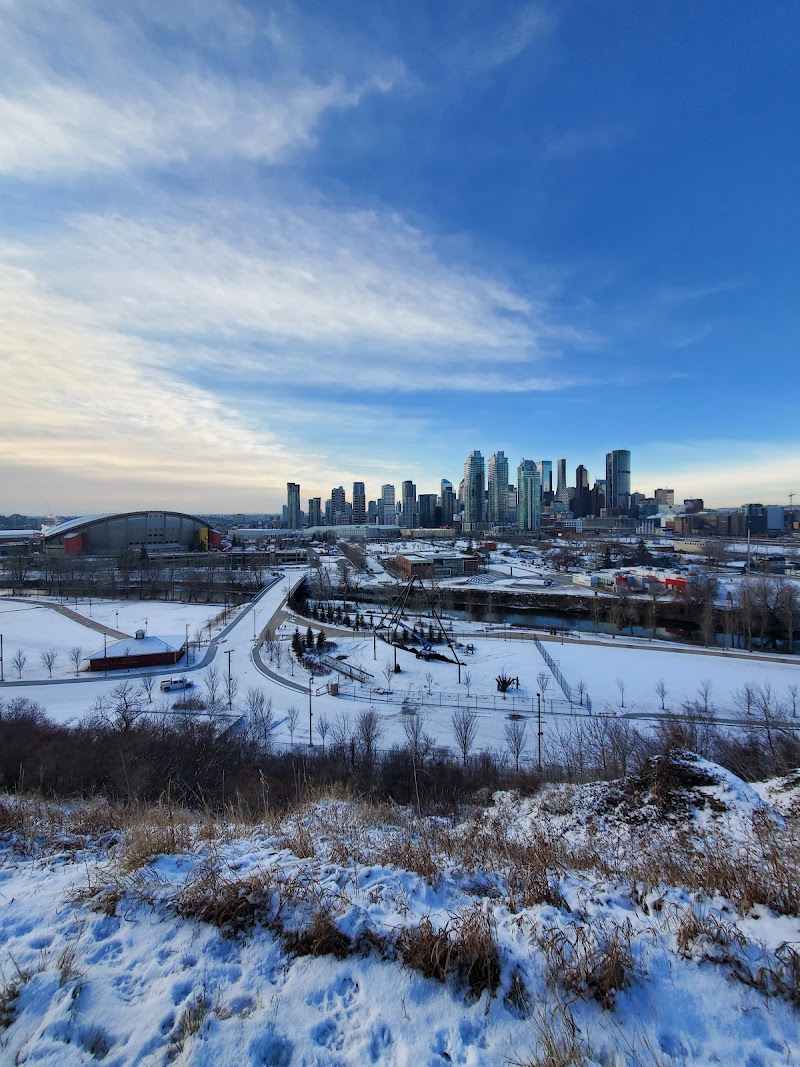 Scotsman's Hill Off Leash Dog Park dog park in Calgary, Alberta
