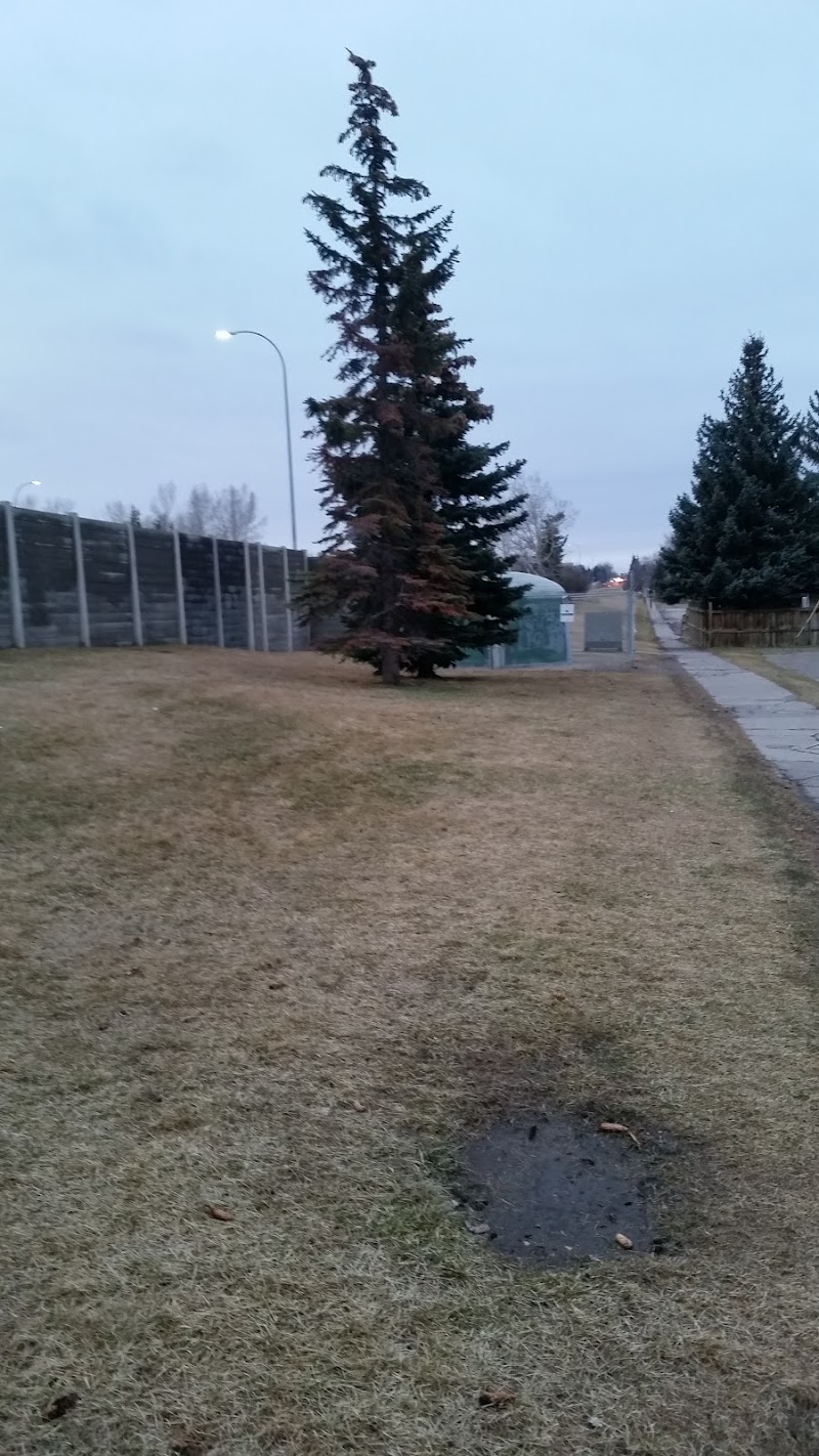 14 Street Off Leash Area dog park in Calgary, Alberta
