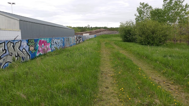 Sunalta/Pumphouse Off-leash Area /water access dog park in Calgary, Alberta
