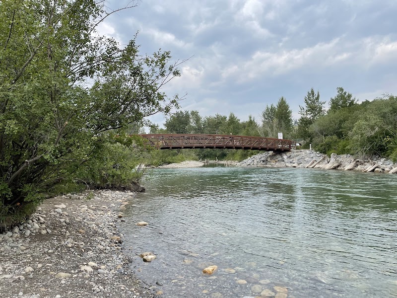 Bowmont Island Off Leash Dog Park dog park in Calgary, Alberta