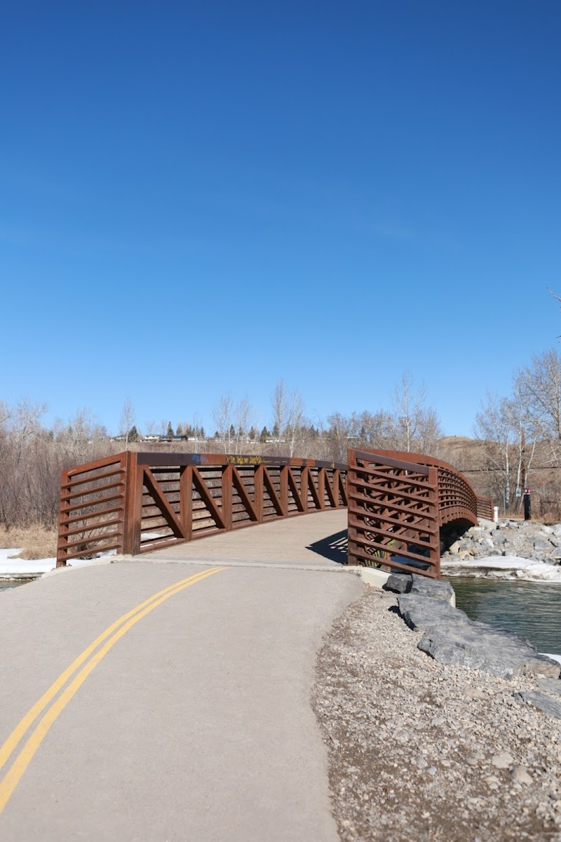 Bowmont Island Off Leash Dog Park dog park in Calgary, Alberta