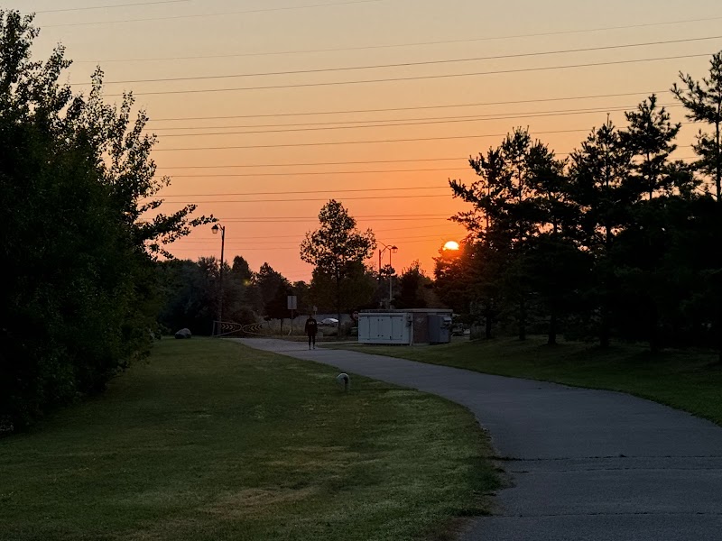 Norton Leash Free Dog Park dog park in Burlington, Ontario
