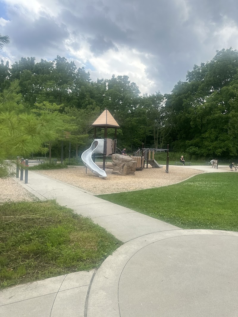 Lakeside Dog Park dog park in Mississauga, Ontario