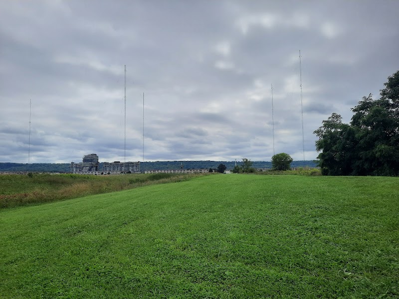 Oakes Road North Leash-Free Dog Park dog park in Grimsby, Ontario
