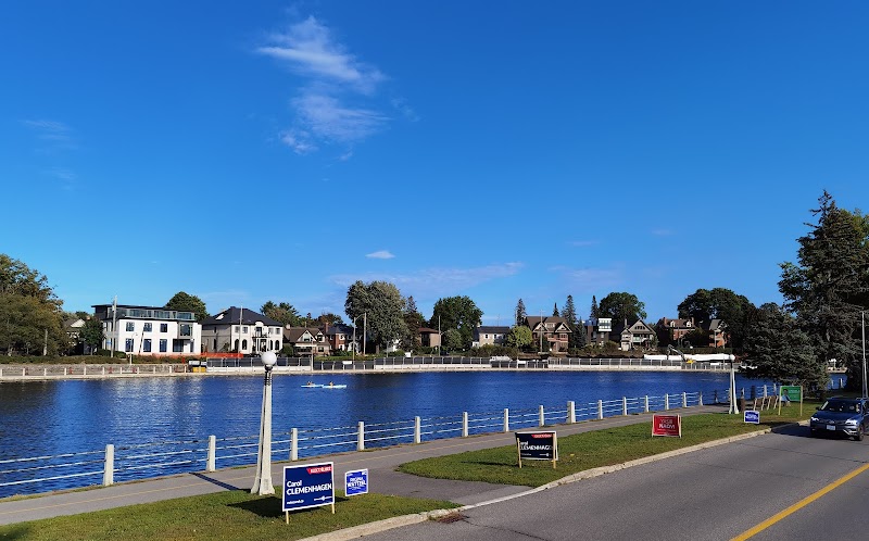 Sylvia Holden Dog Park dog park in Ottawa, Ontario
