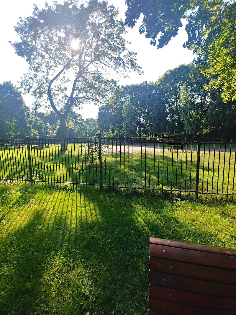 Baldwin Park dog park dog park in Montreal, Quebec