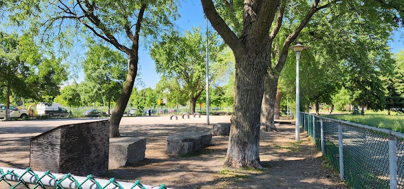 Aire d'exercice canin dog park in Montreal, Quebec