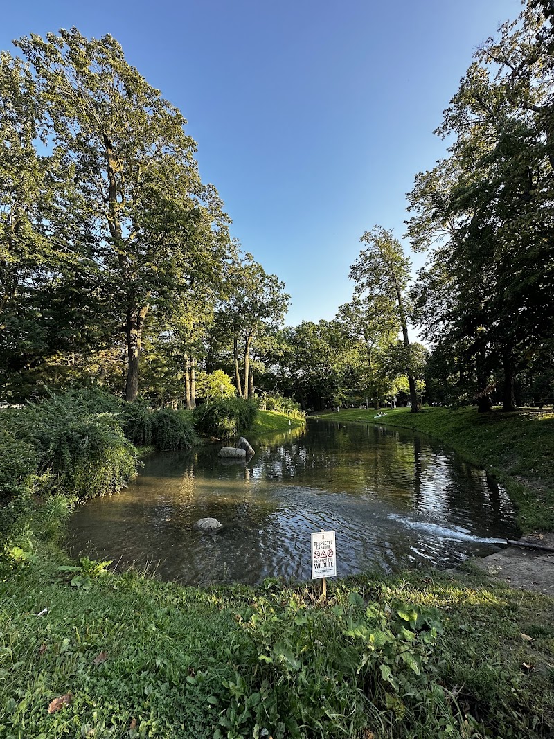 Westmount Park dog park dog park in Westmount, Quebec