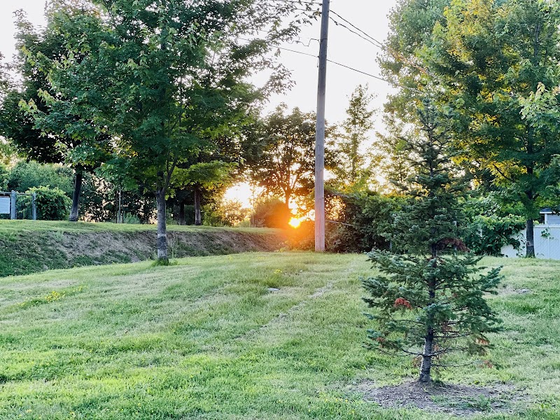 Falco Dog Park (Laval-des-Rapides) dog park in Laval, Quebec