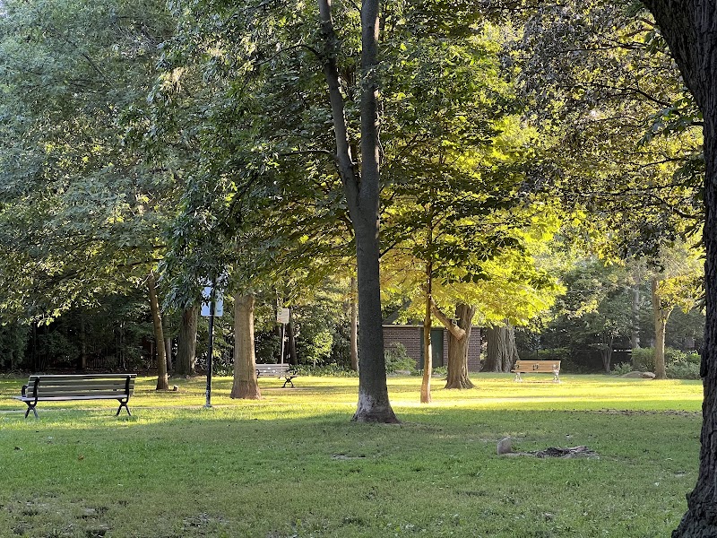 Craigleigh Gardens Dog Park dog park in Toronto, Ontario