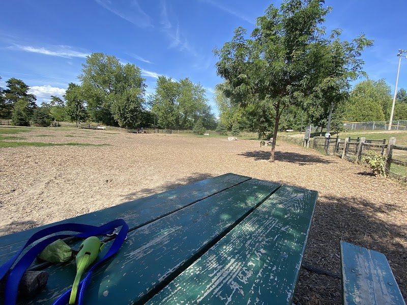 Stan Wadlow off-leash dog park dog park in East York, Ontario