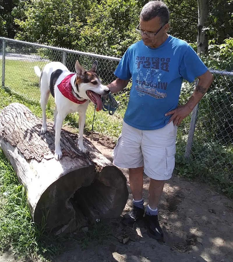 Victoria Dog Park dog park in Sherbrooke, Quebec
