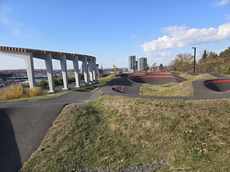 Parc canin UMANO (secteur Desjardins) dog park in Levis, Quebec