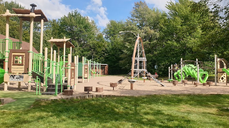 Terre-des-Jeunes Park dog park in Victoriaville, Quebec