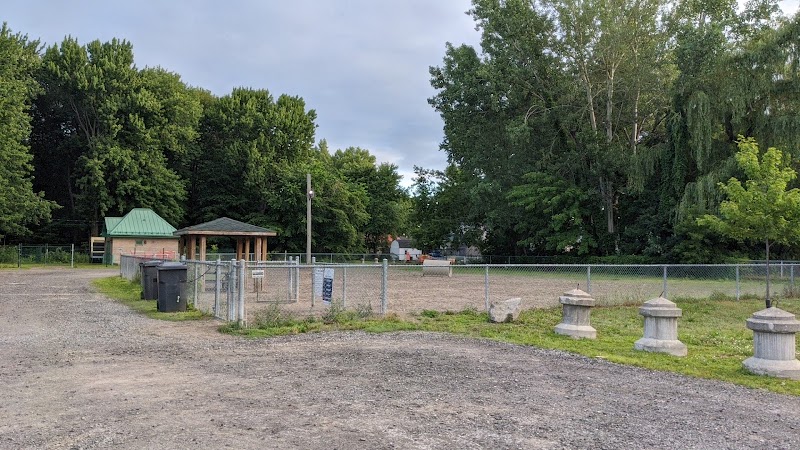 Sainte-Marthe-sur-le-Lac Dog Park dog park in Sainte-Marthe-sur-le-Lac, Quebec
