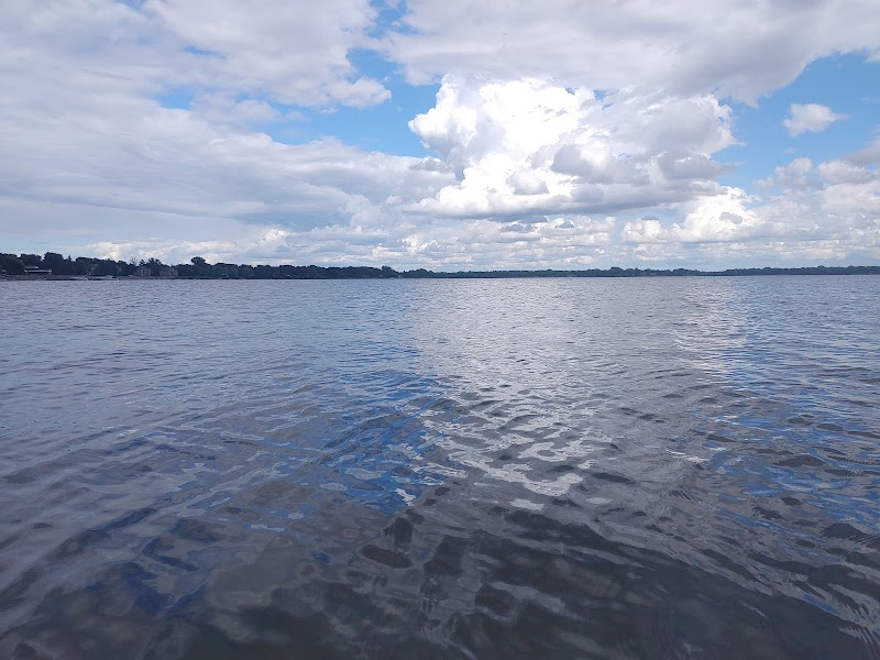 Sainte-Marthe-sur-le-Lac Dog Park dog park in Sainte-Marthe-sur-le-Lac, Quebec