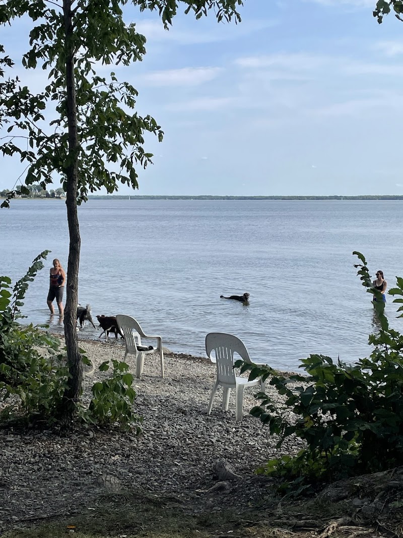 PARC CANIN DOG PARK dog park in Pointe-Claire, Quebec