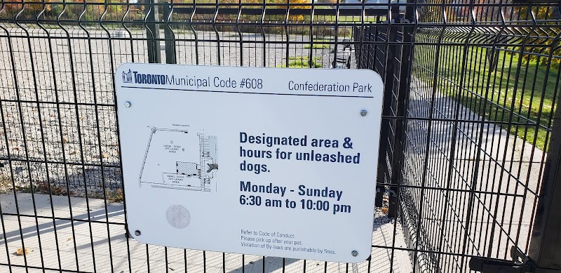 Confederation Dog Park dog park in Toronto, Ontario