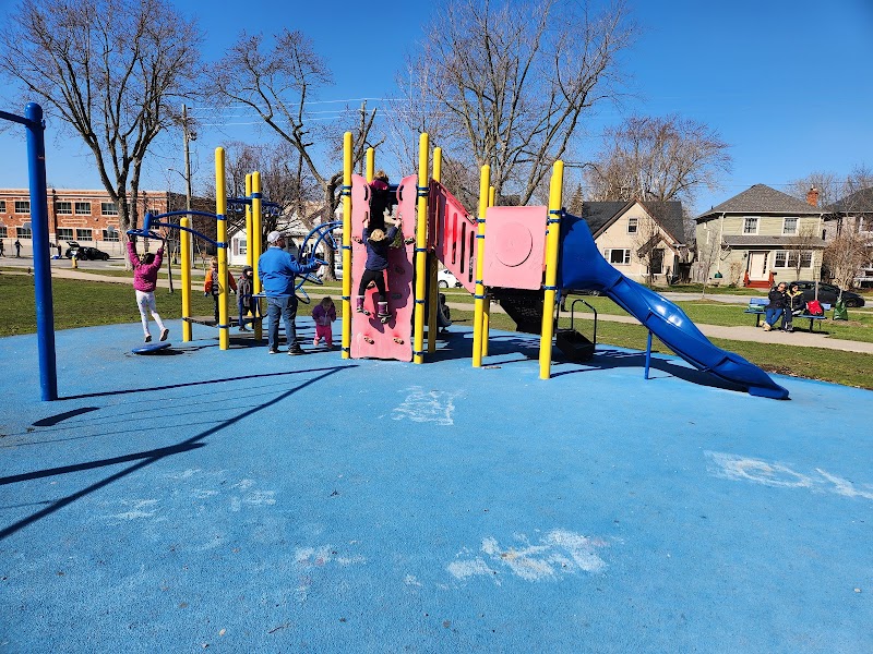 Catherine Street Park dog park in St. Catharines, Ontario