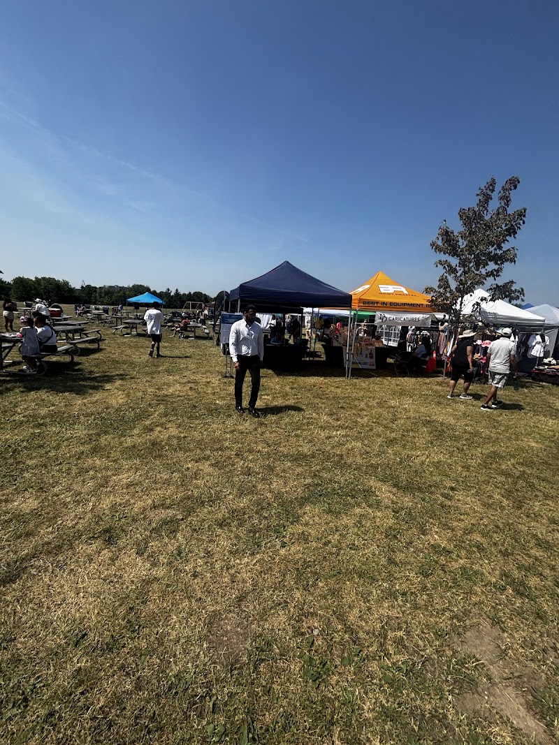 Mackenzie Glen District Park Off-Leash Dog Park dog park in Vaughan, Ontario