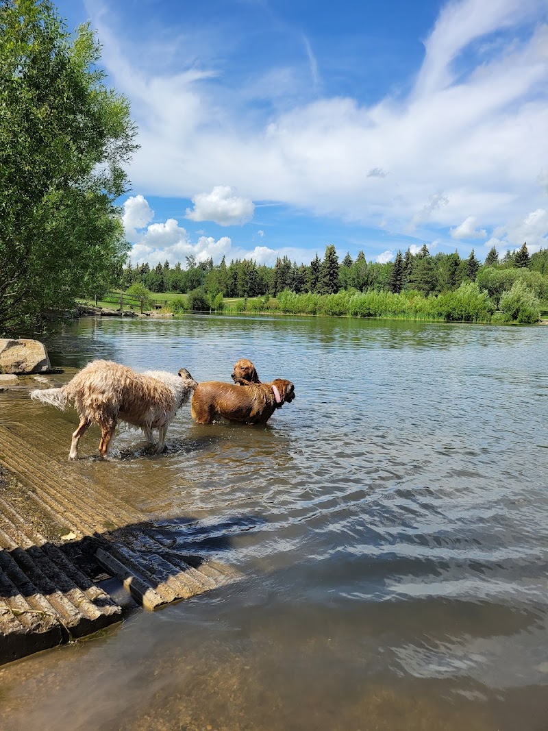 Lacombe Lake Dog Park dog park in St. Albert, Alberta