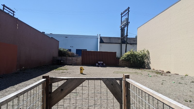 Dog Garden 🐶🐕🐕 dog park in Vancouver, British Columbia