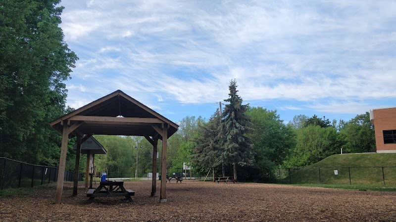 Leash-Free Halton Hills dog park in Halton Hills, Ontario