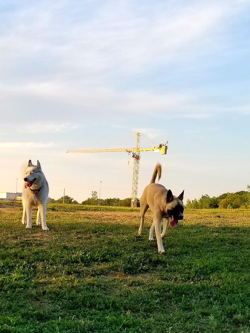 Globe Leash Free Dog Park dog park in Hamilton, Ontario