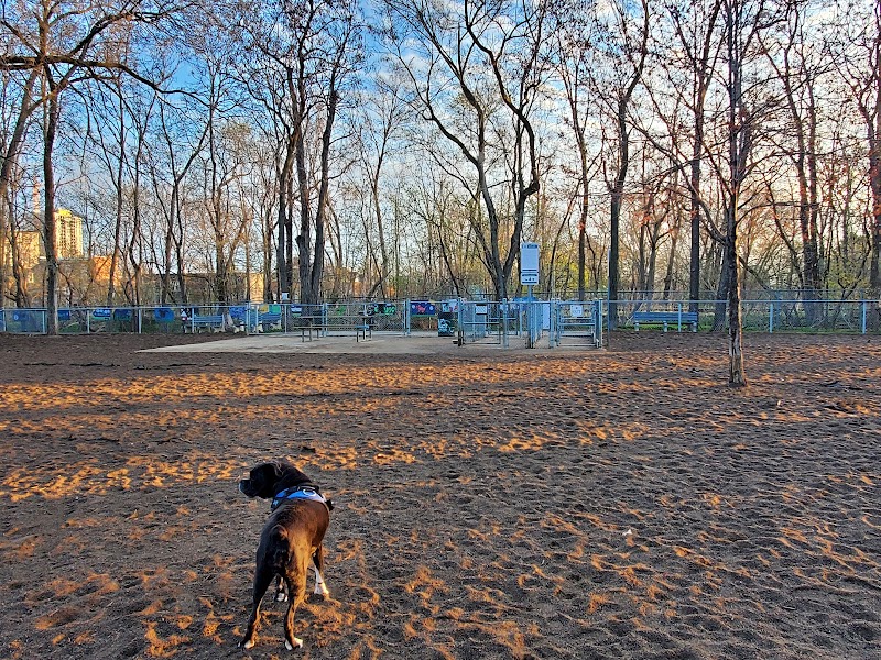 Rail Trail Dog Park dog park in Hamilton, Ontario