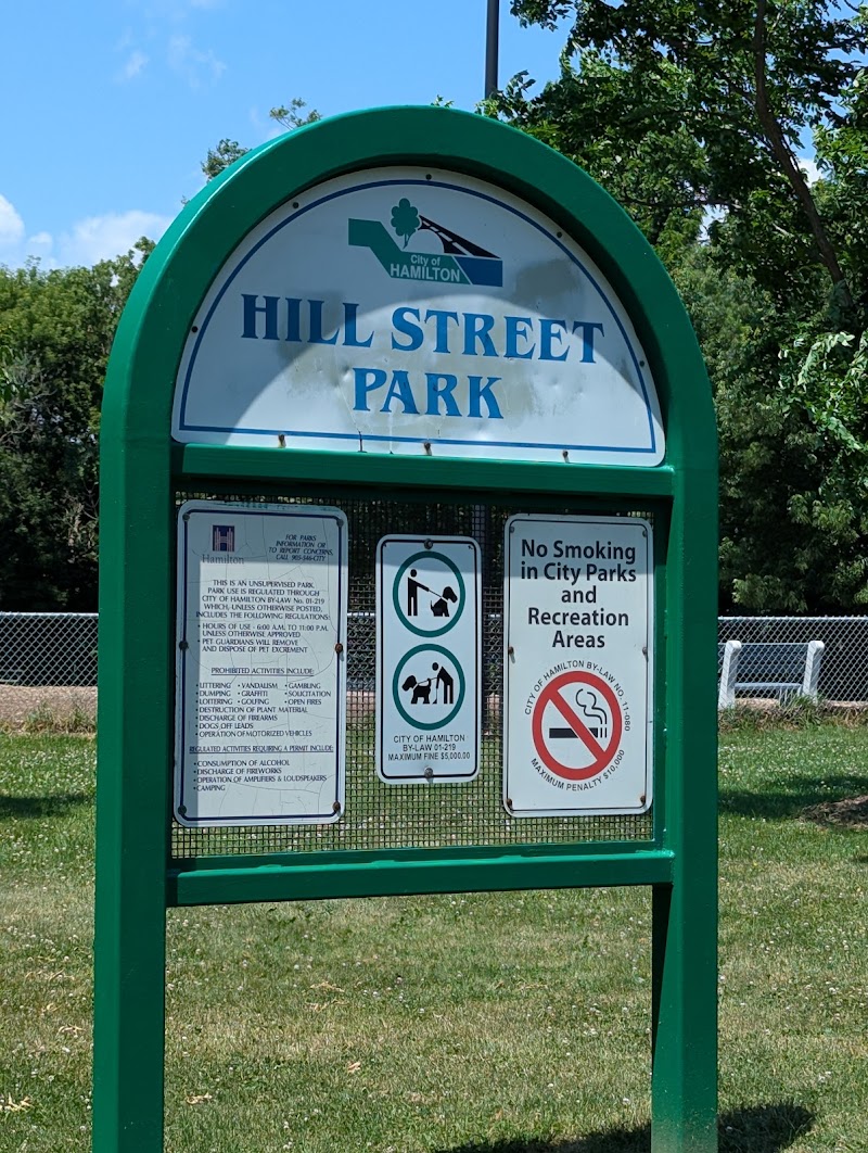 Hill Street Park dog park in Hamilton, Ontario